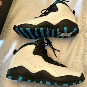 AIR JORDAN 10 retro GS SIZE 4.5  **MINT CONDITION** DEADSTOCK
